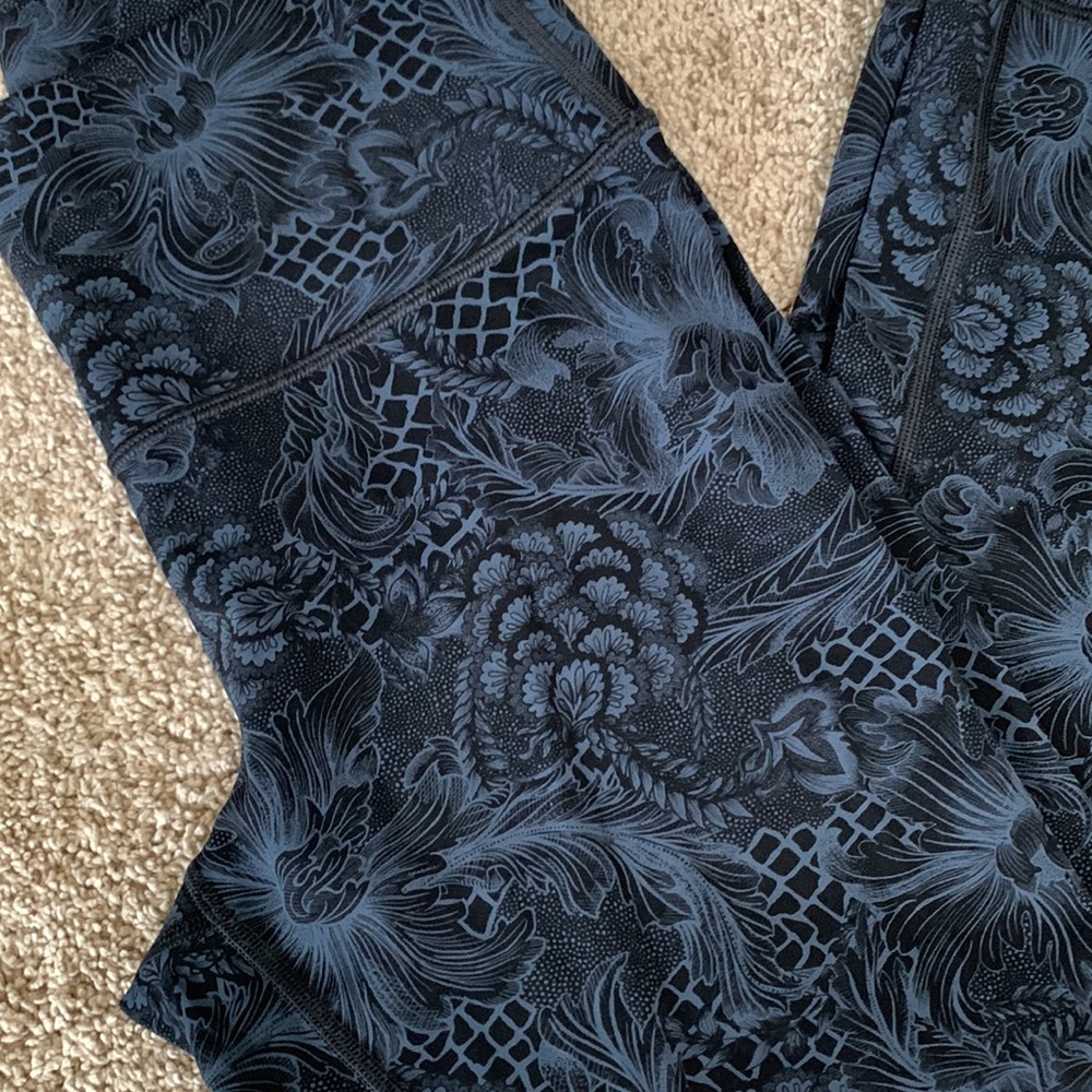 Lululemon crop leggings